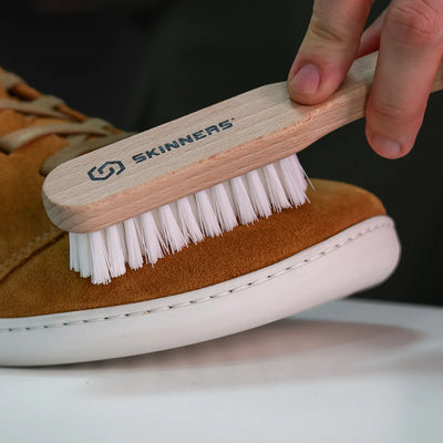 Cleaning brush