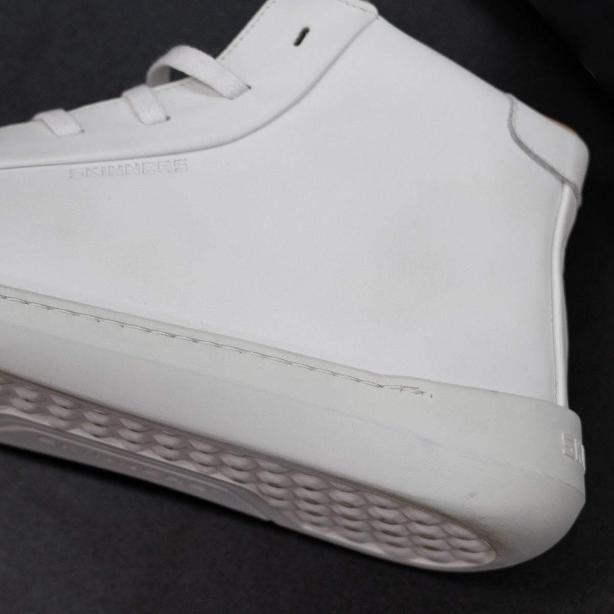 Moonwalker High Top White – zachráň topánku