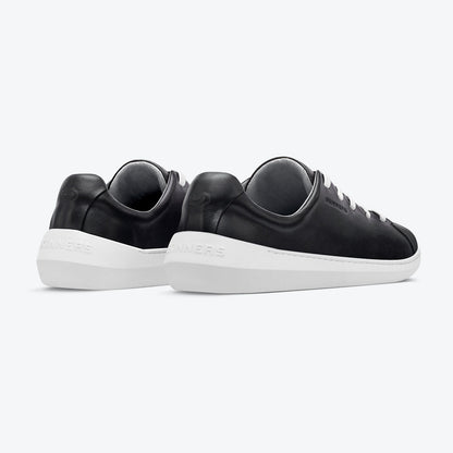 Walker Black/White – zachráň topánku